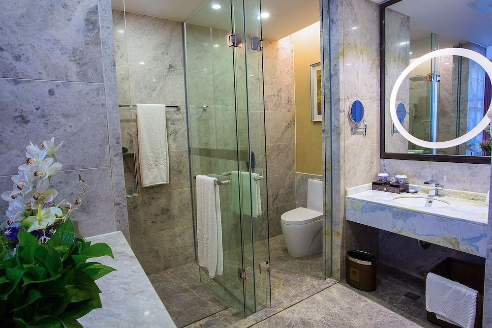 Palm Spring Hotel Superior Room, 1 King Bed (No Bathtub) 2