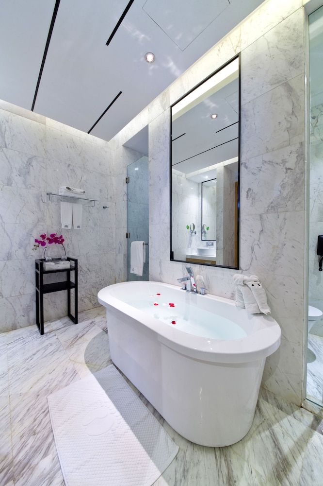 Palm Spring Hotel Deluxe Suite 3