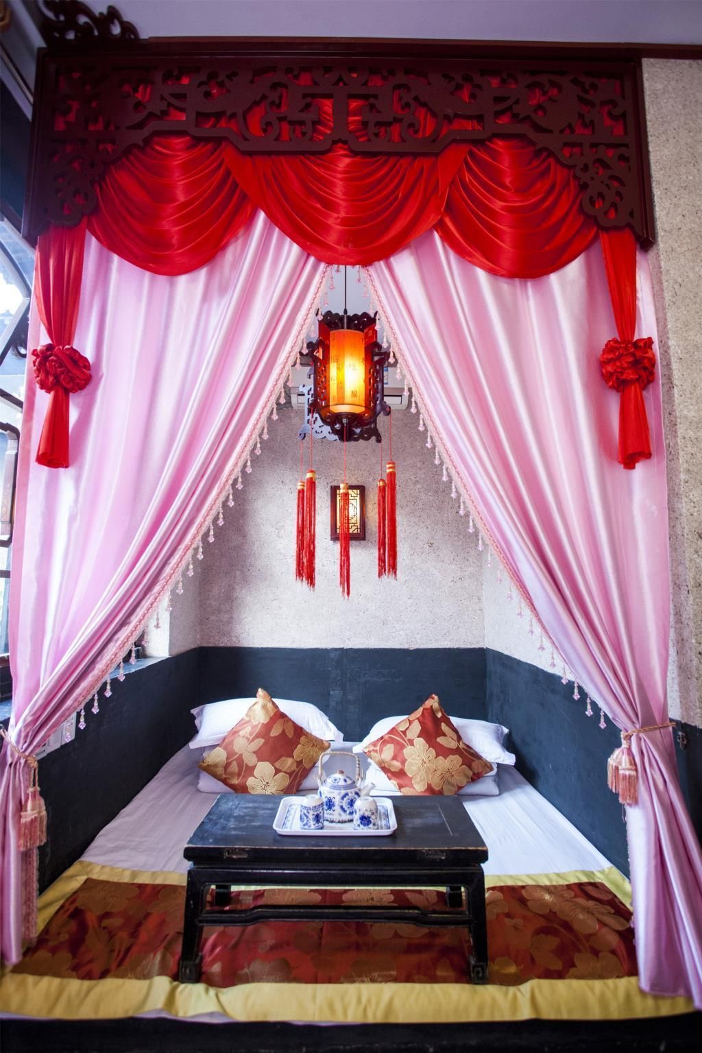 Courtyard Deluxe King