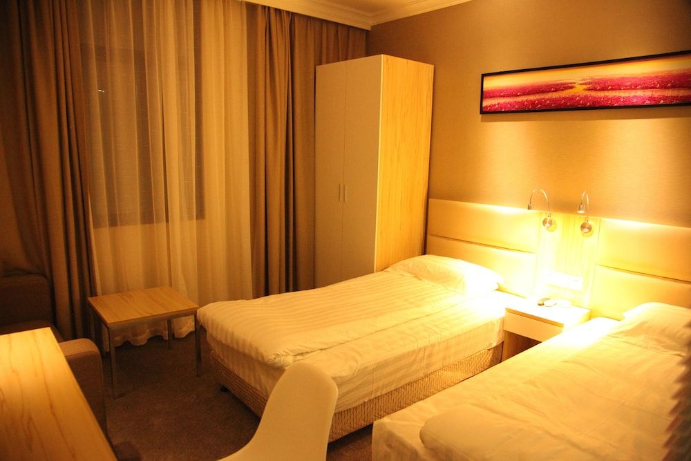 Fish Inn East Nanjing Road Deluxe Twin Room