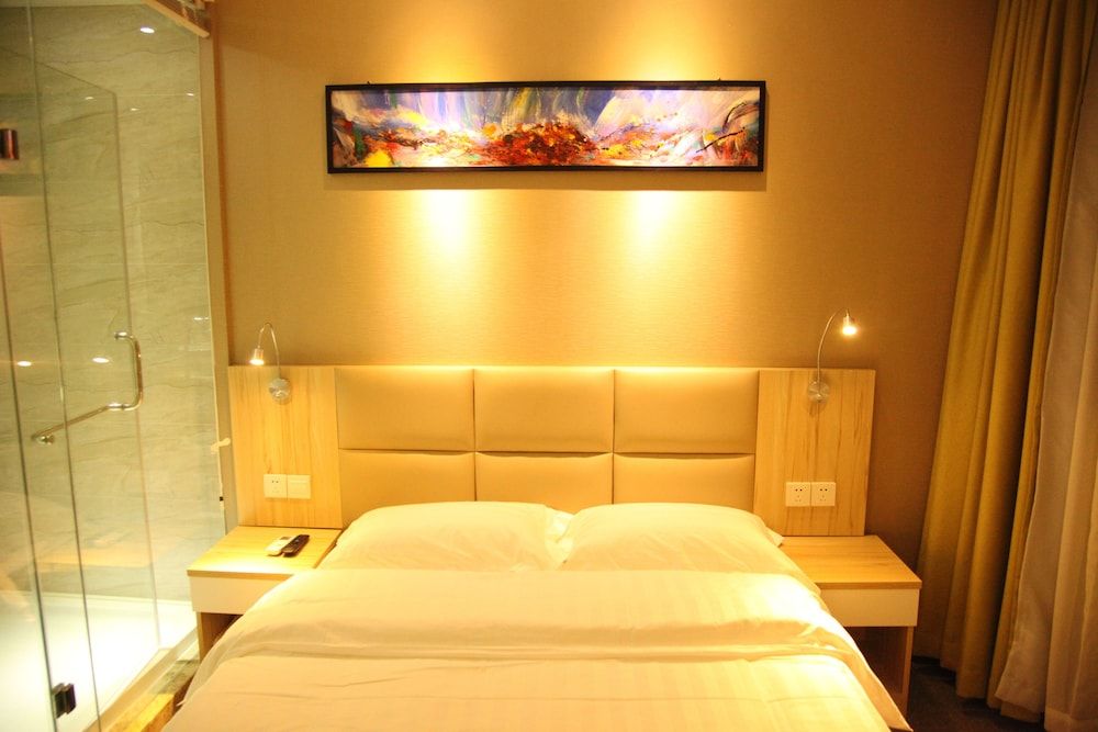 undefined Fish Inn East Nanjing Road 8