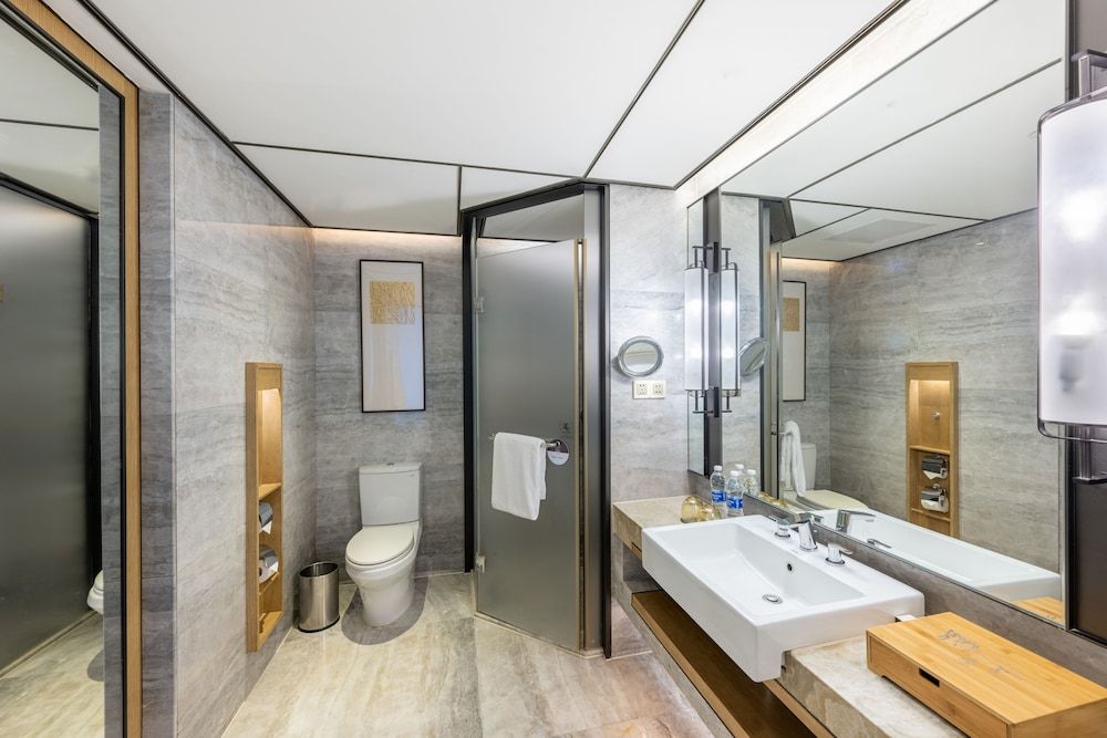 Sheraton Grand Hangzhou Binjiang Hotel Room, 1 King Bed, Non Smoking 4