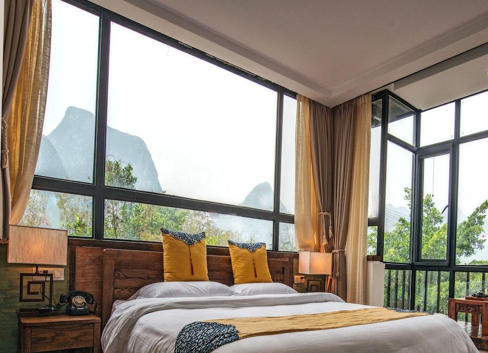 Fully View Double Room-Stay 2 nights and above can  free pick up Guilin train station