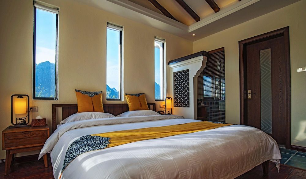 Fully View Double Room-Stay 2 nights and above can  free pick up Guilin train station