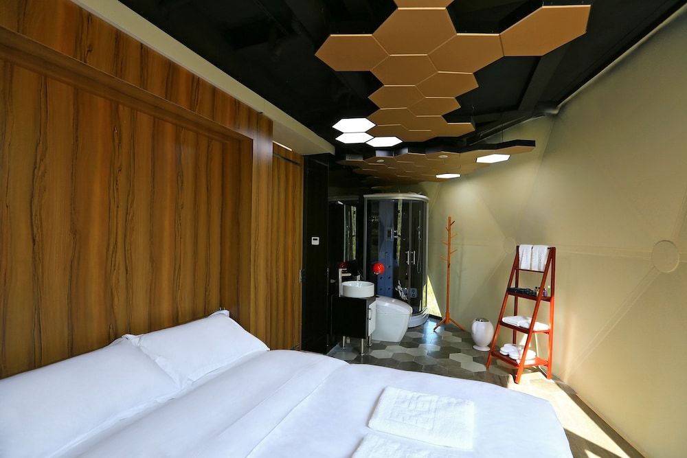 Planet Zero Retreat Deluxe Villa 3