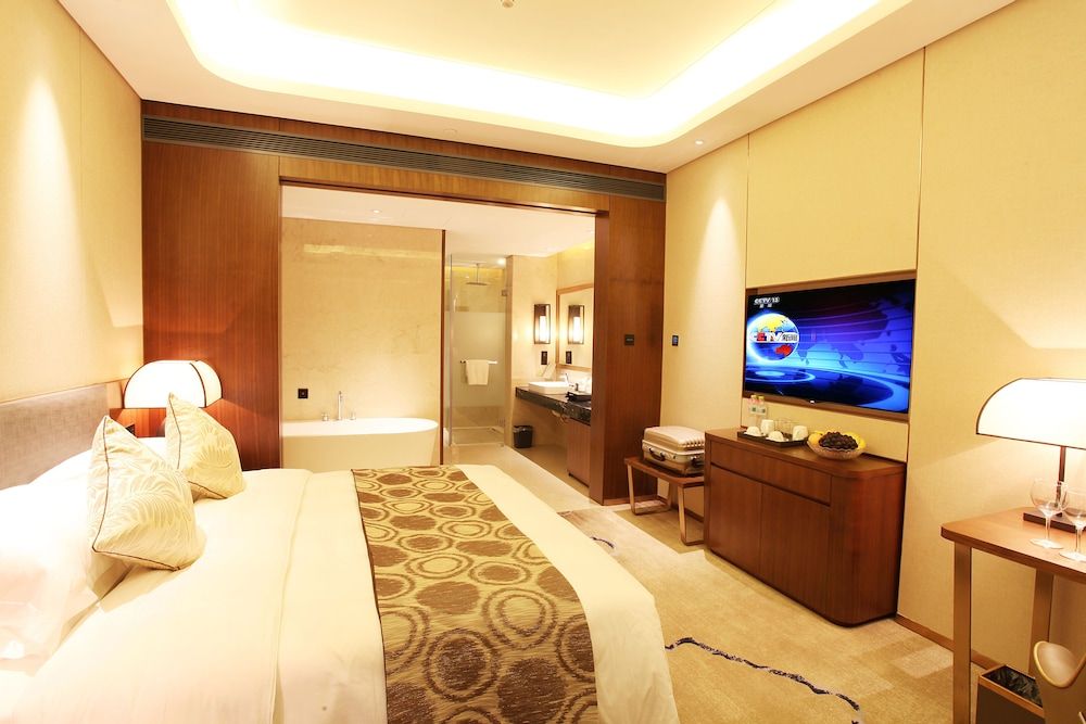 Business Room, 1 King Bed, Smoking