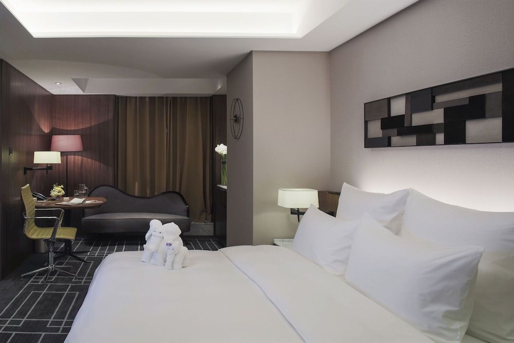 The Lotus Hotel Chongqing Superior King Room 4