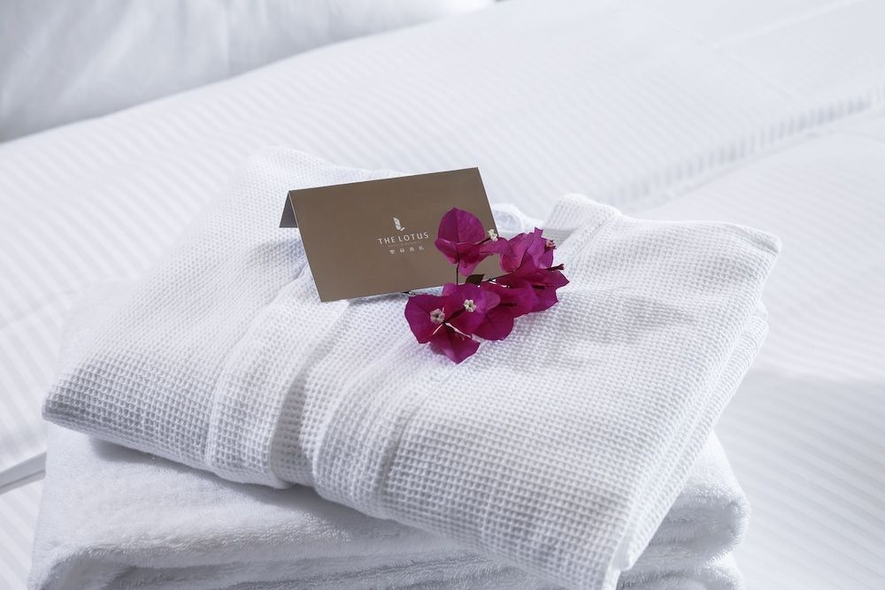 The Lotus Hotel Chongqing Superior King Room 3