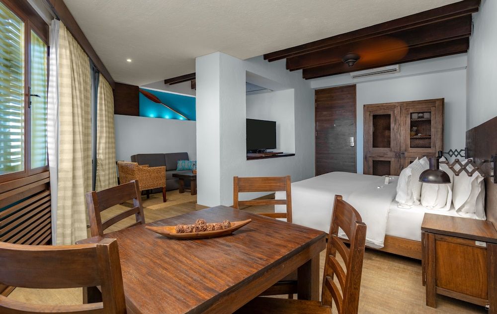 Junior Double Room, 1 King Bed