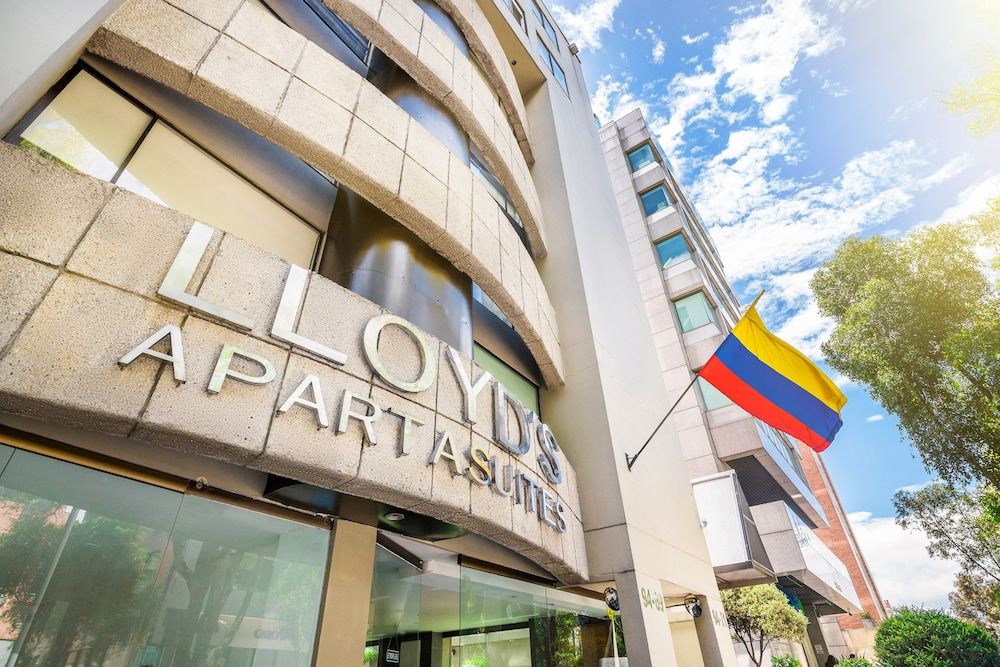 undefined Lloyd's Apartasuites Parque 93