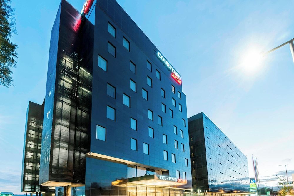 undefined Courtyard by Marriott Bogota Airport 6