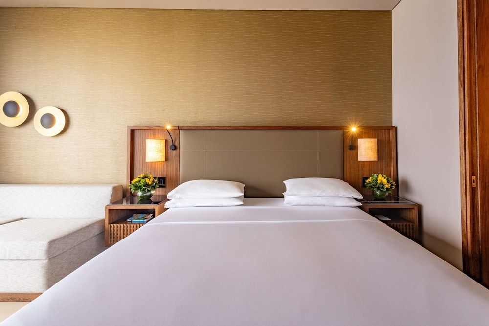 Club Room, 1 King Bed, Ocean View