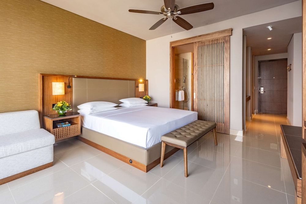 Club Room, 1 King Bed, Ocean View