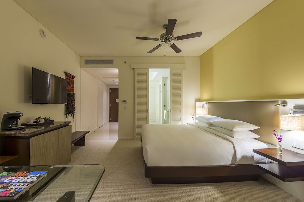 Room, 1 King Bed, Ocean View (High Floor)