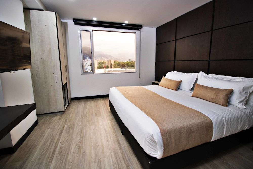 undefined Hotel American Visa Tower