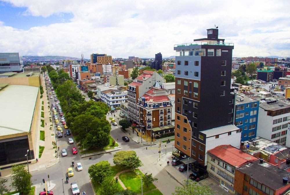 undefined Hotel American Visa Tower 7