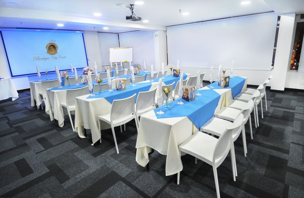 undefined Hotel American Visa Tower 10