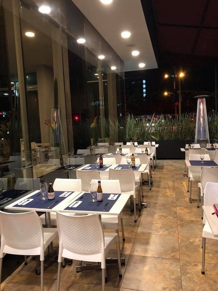 undefined Hotel American Visa Tower 8