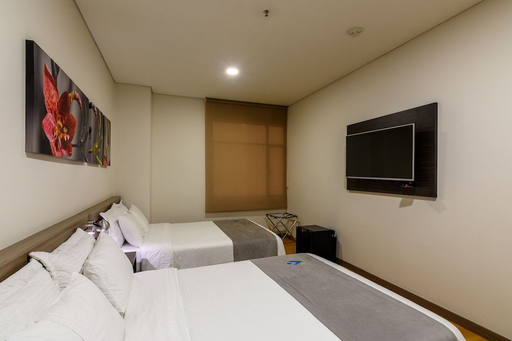 Hotel Vivre Standard Triple Room 16