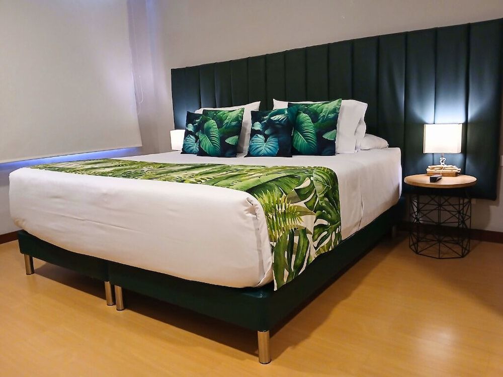 Hotel Factory Green Deluxe Room, 1 King Bed 5