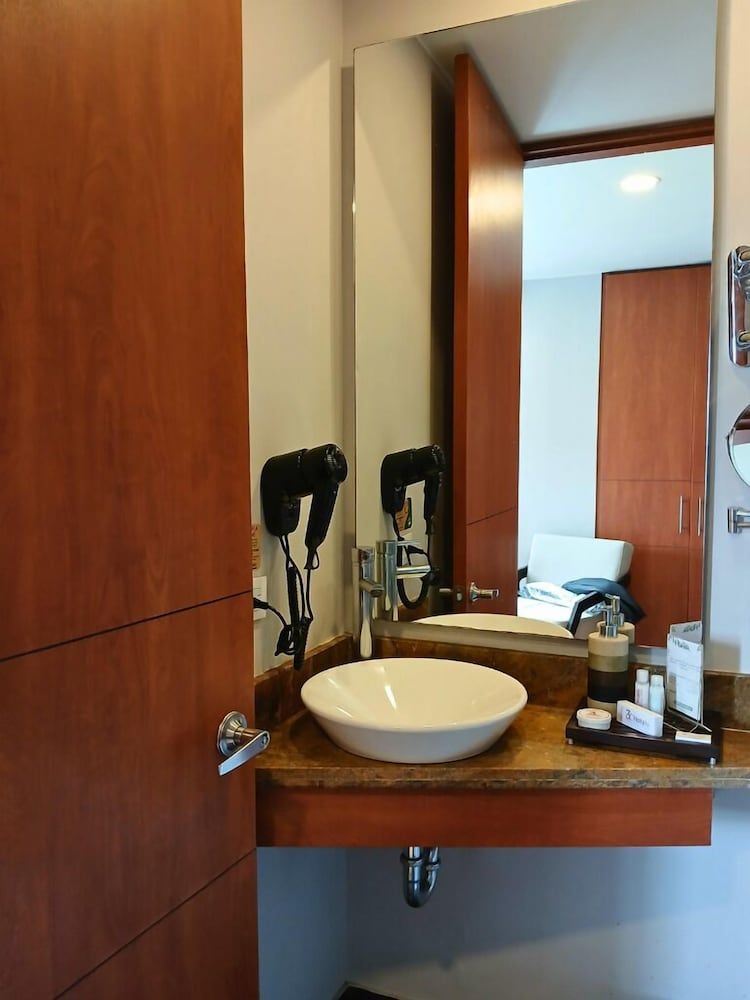 Hotel Factory Green Deluxe Room, 1 King Bed 9