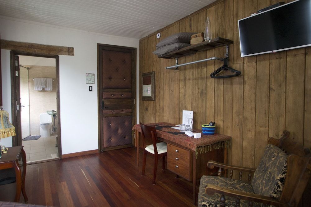 Bogota Bed and Breakfast Inn Superior Room 3