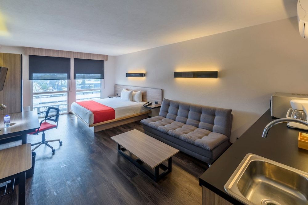 Superior Room, 1 Queen Bed with Sofa bed Non Smoking