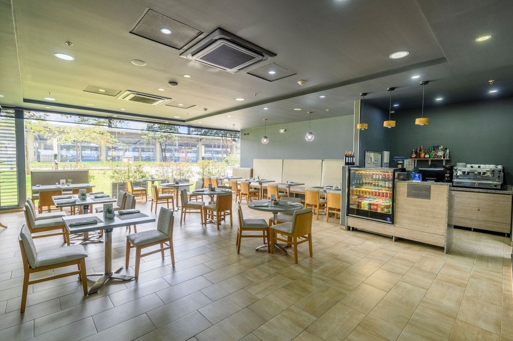 undefined City Express Plus by Marriott Bogota Aeropuerto 6