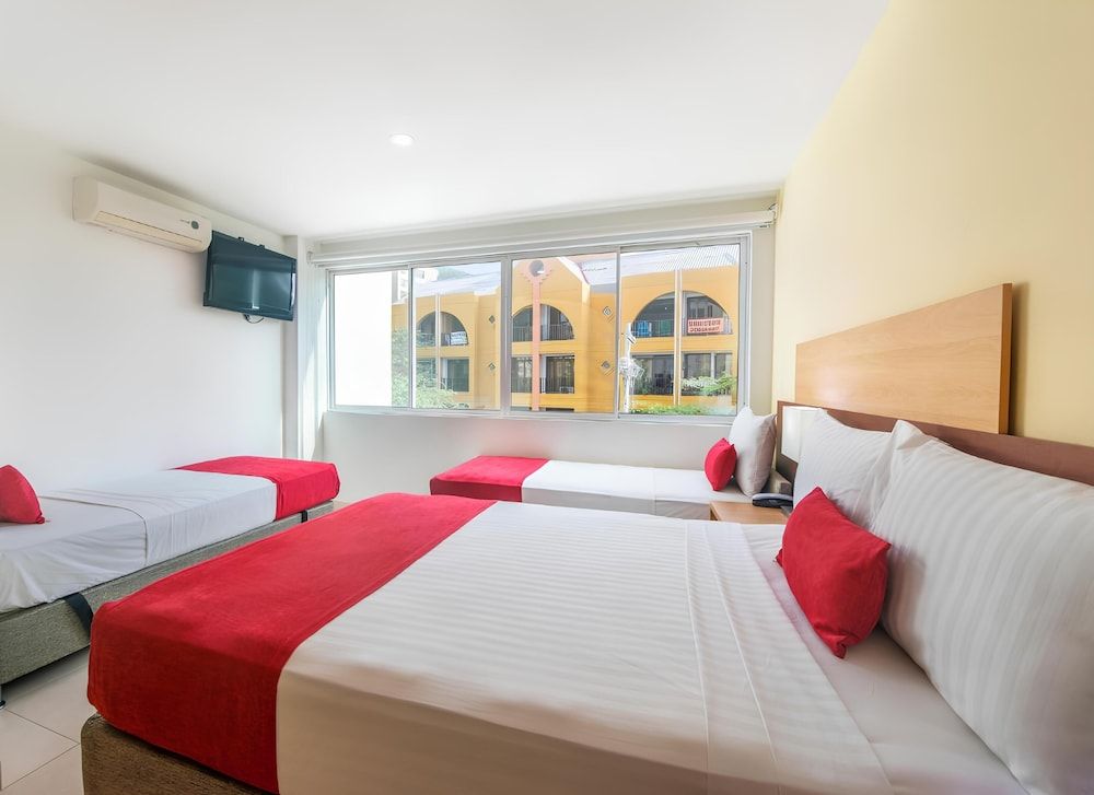 Hotel Portobahia Family Room 3