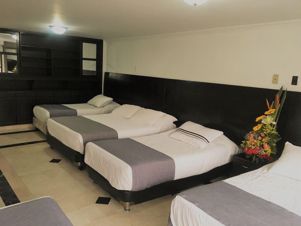 undefined Hotel Ejecutivo Av Esperanza 3