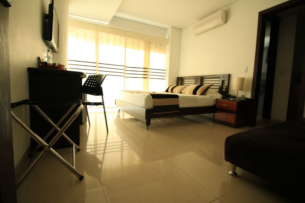 Junior Suite, 1 Queen Bed, Hot Tub