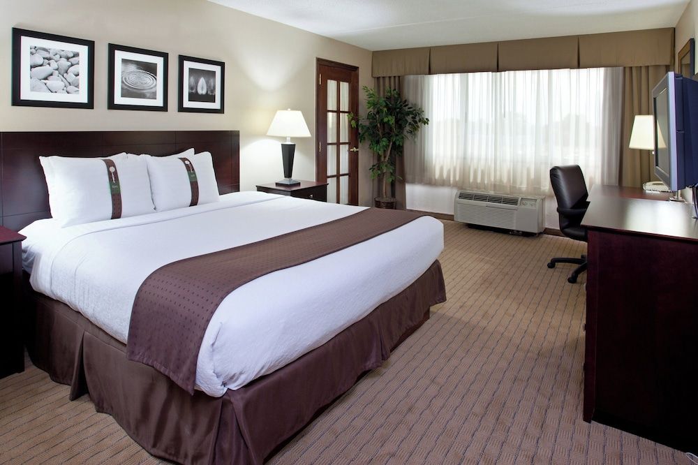 Standard Room, 1 King Bed