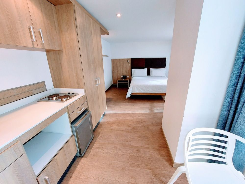 Viaggio Teleport Suites Studio 8