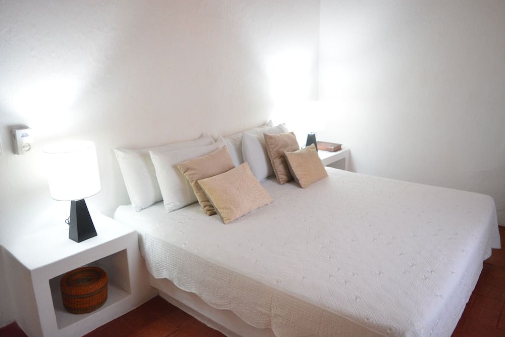 Junior Room, 1 King Bed