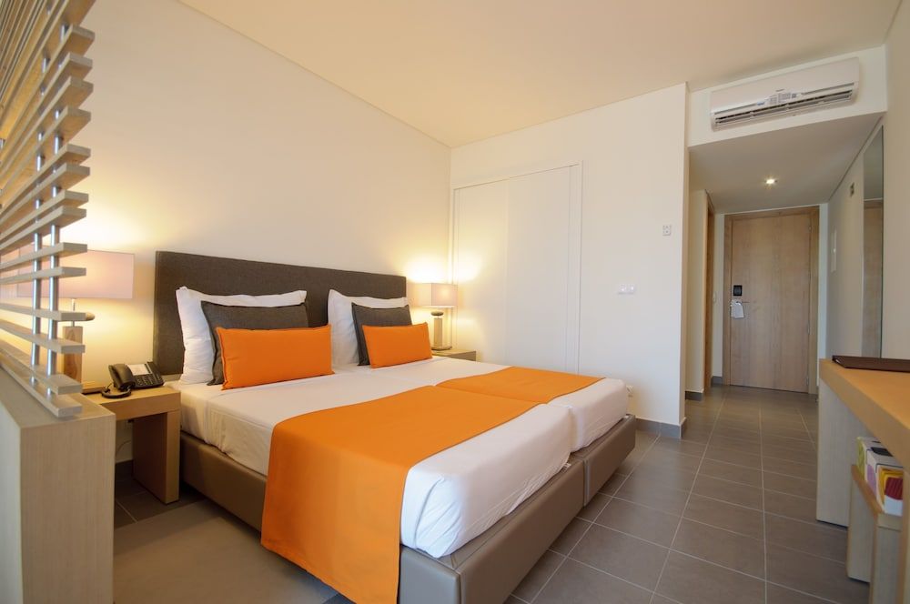 Superior Room, Partial Ocean View