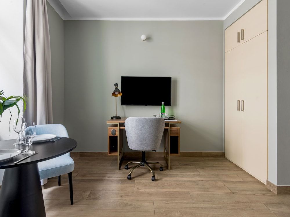 Numa Prague Libusa Extra Large Studio, Kitchenette, Bathtub 7