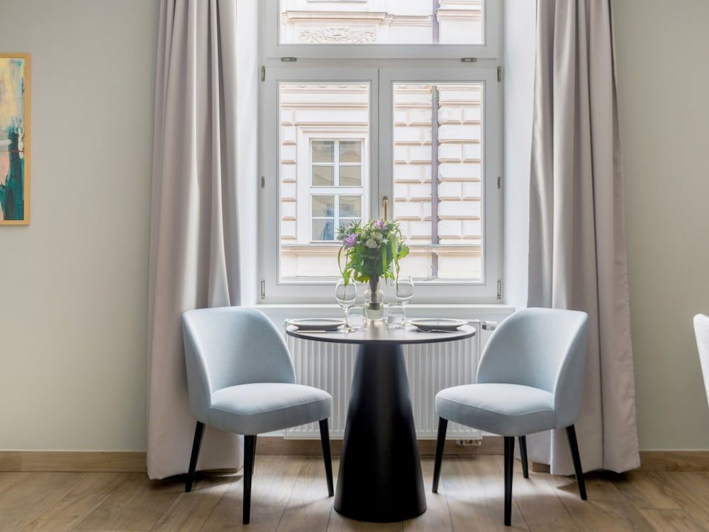 Numa Prague Libusa Extra Large Studio, Kitchenette, Bathtub 9