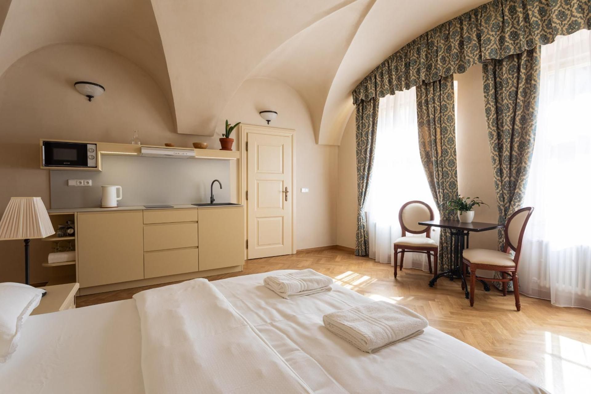 Studio Apartment with One Double Bed