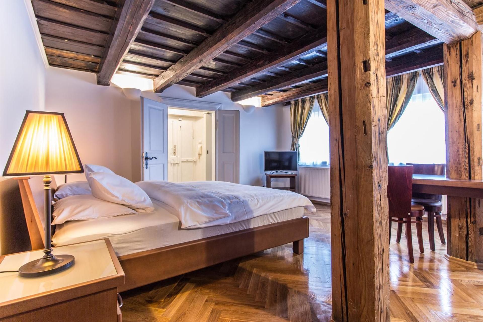 Small Studio (2 Adults)