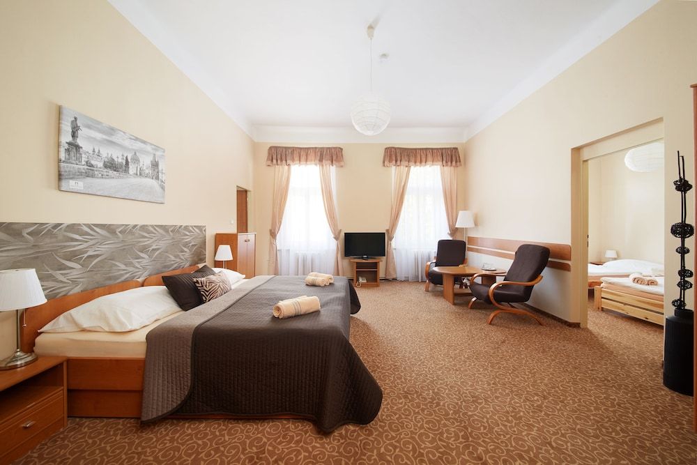 undefined Hotel City Bell 4