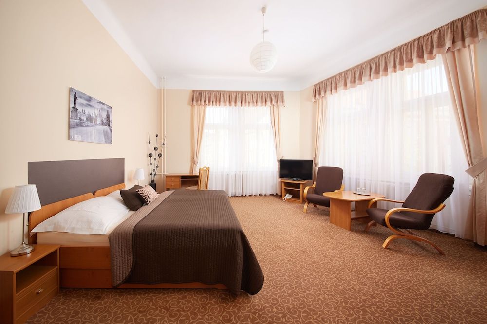 undefined Hotel City Bell