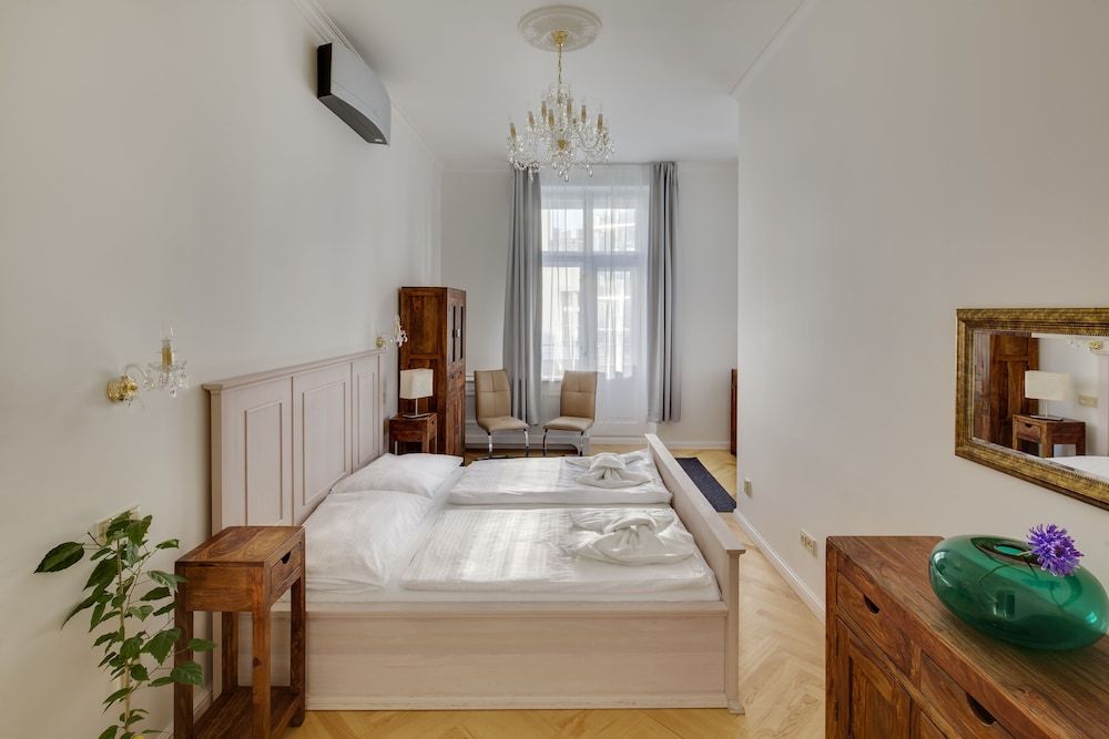 undefined Selinor Old Town Apartments 2