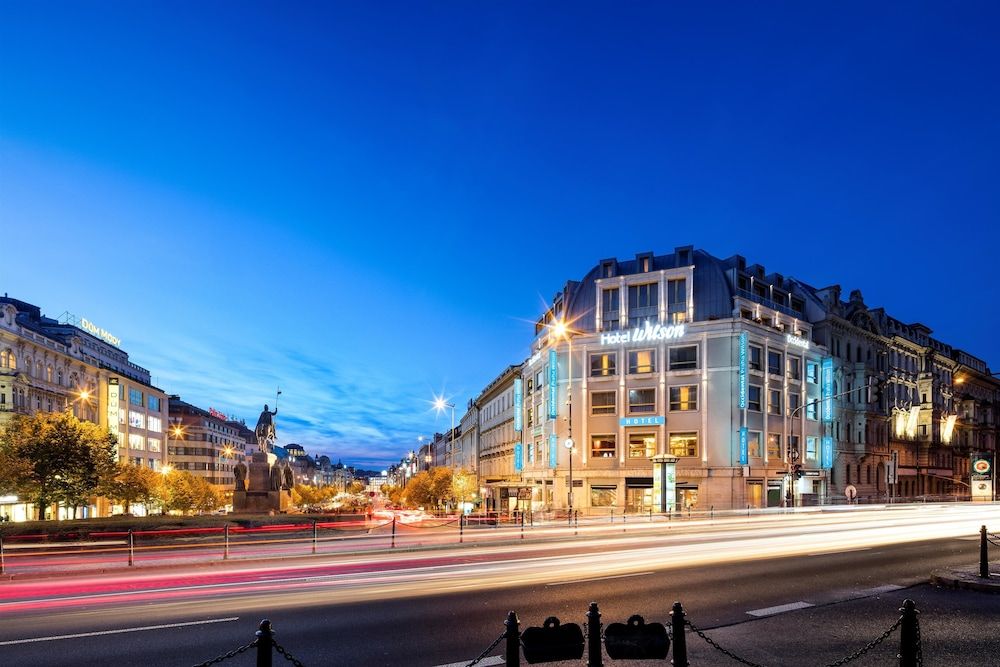 undefined Occidental Praha Wilson 4