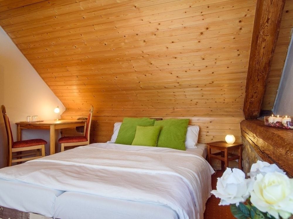 undefined Hotel Bella 4