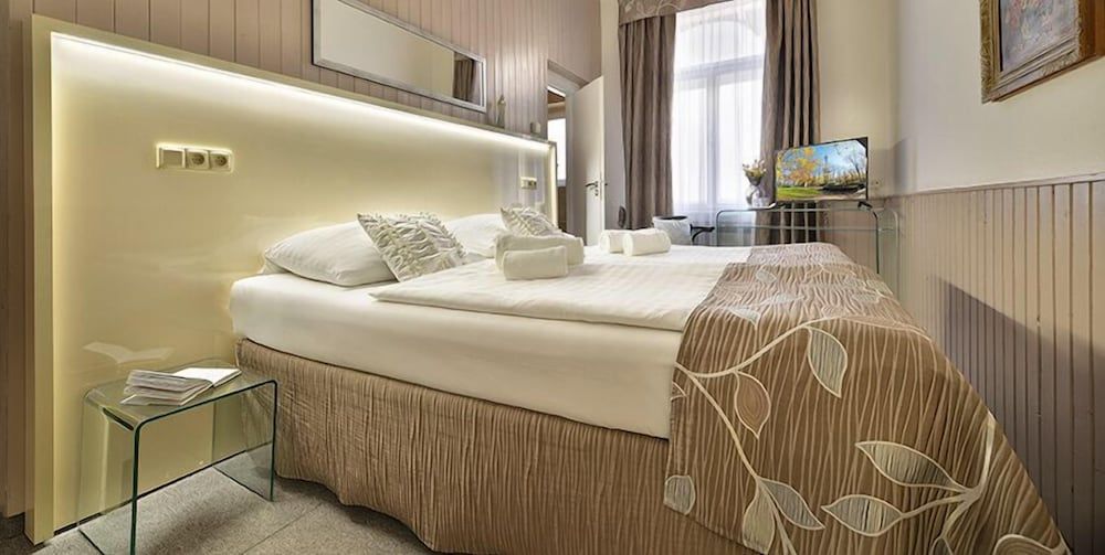 undefined Hotel ANETTE 10