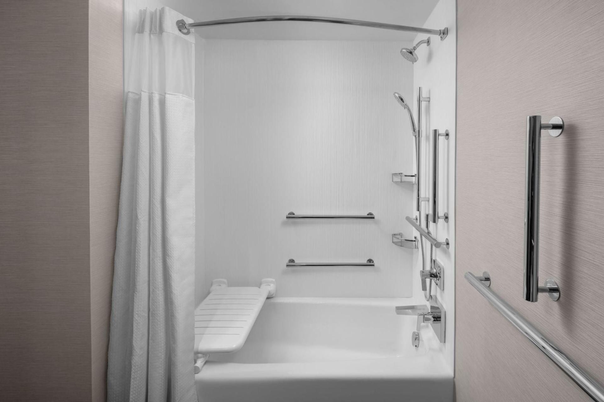 undefined Courtyard by Marriott Pittsburgh University Center 7