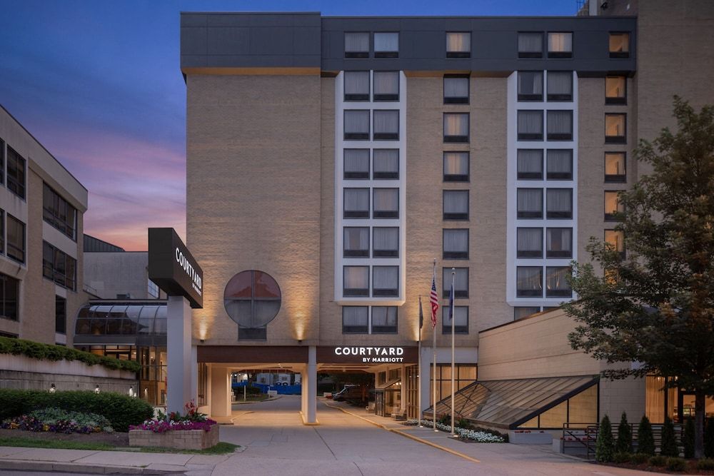 undefined Courtyard by Marriott Pittsburgh University Center 4