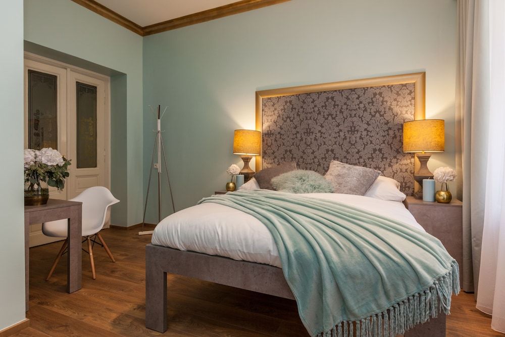 undefined Gorgeous Prague Rooms 8