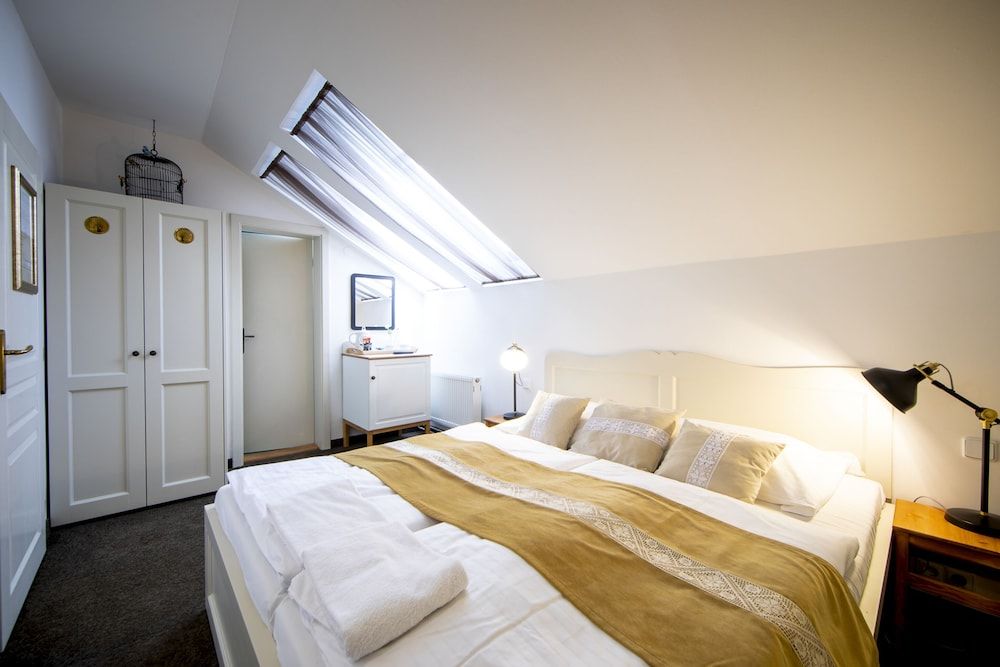 undefined Sir Toby's Midtown - Hostel 10