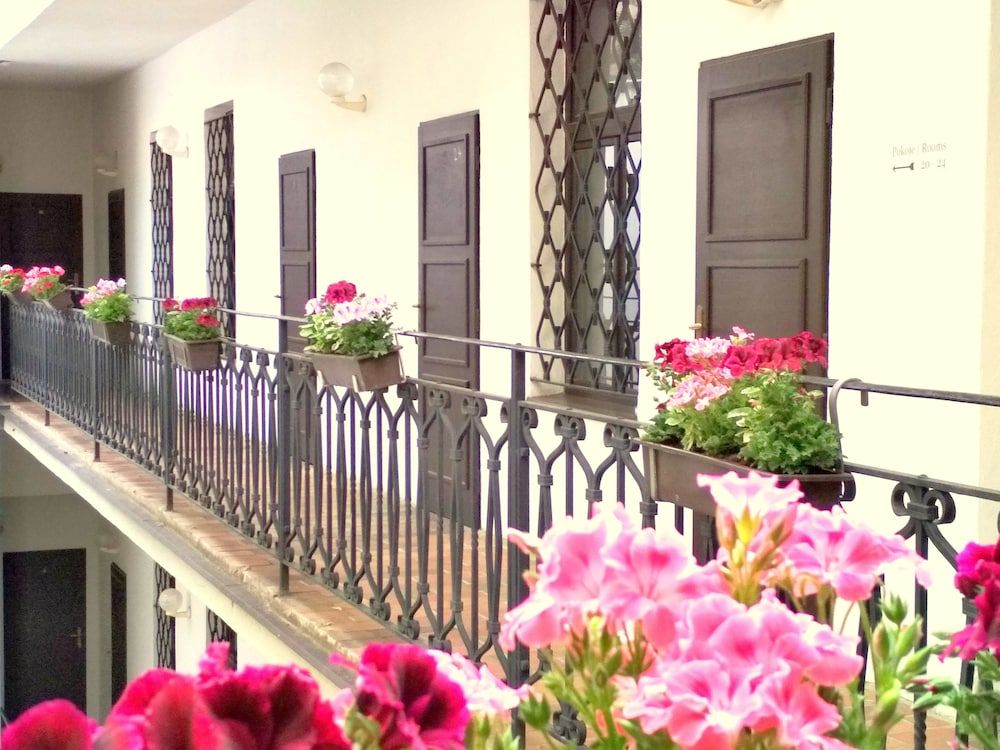 undefined Sir Toby's Midtown - Hostel 7